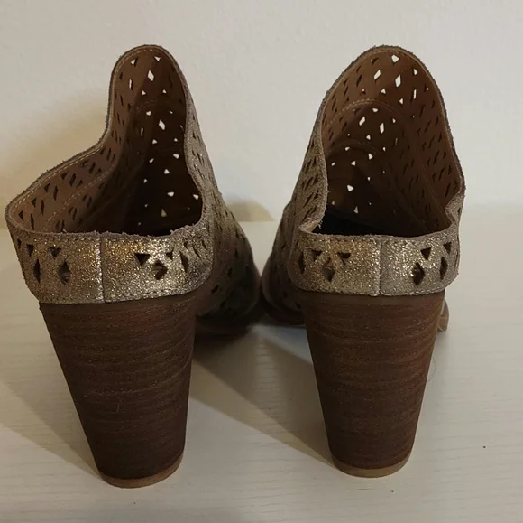 Steve Madden Harmony Gold Mules SZ 10 - Picture 5 of 10